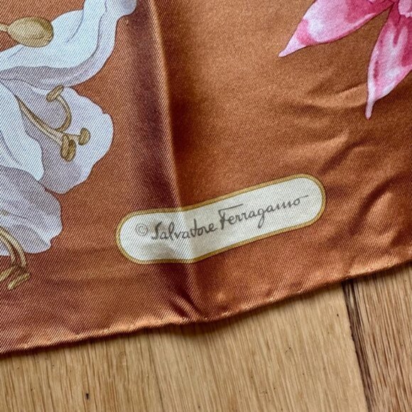 Vintage Salvatore Ferragamo 100% Silk Scarf Jaguar Orange Gold 33 x 34 Inches - Picture 2 of 6